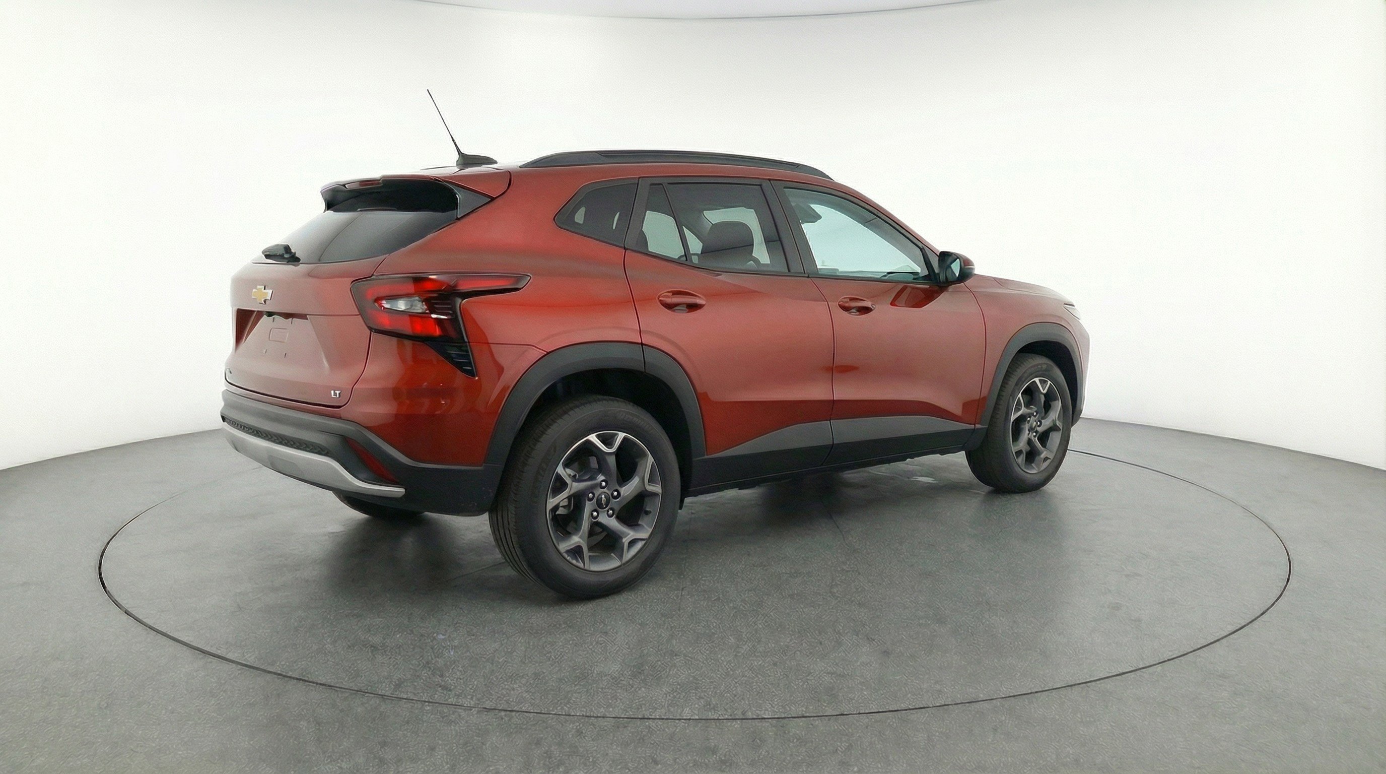 Used 2025 Chevrolet Trax LT image 9