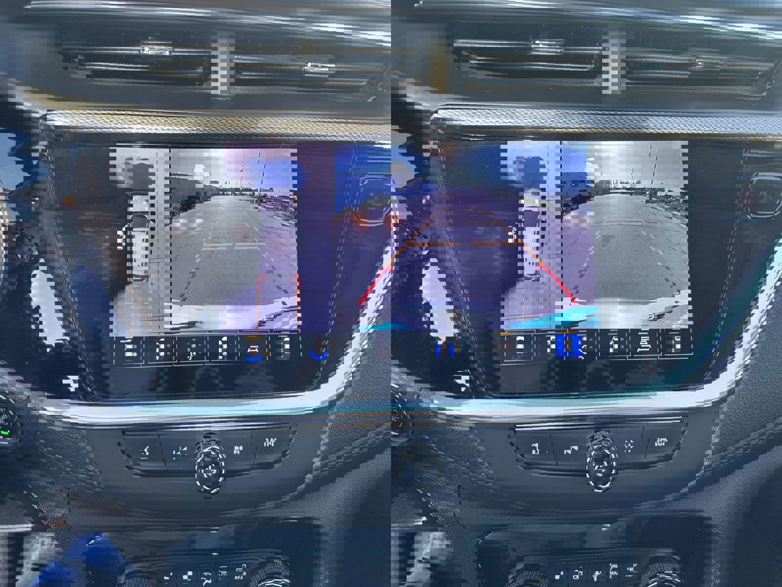 Used 2021 Buick Encore GX Select w/ Advanced Technology Package FWD image 15