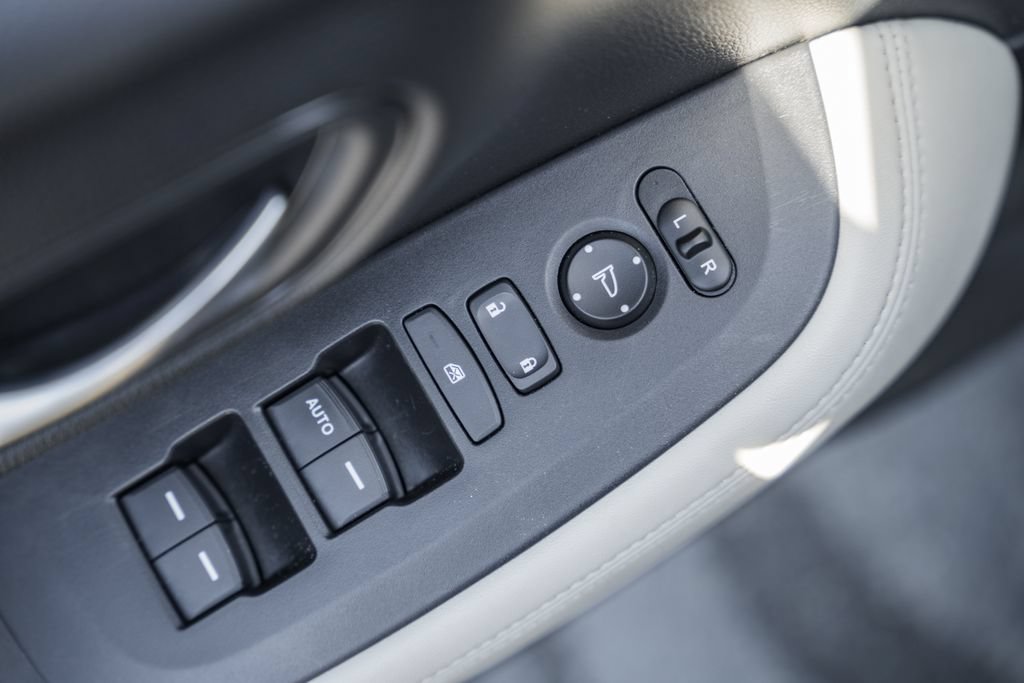 Certified 2024 Honda HR-V LX image 33