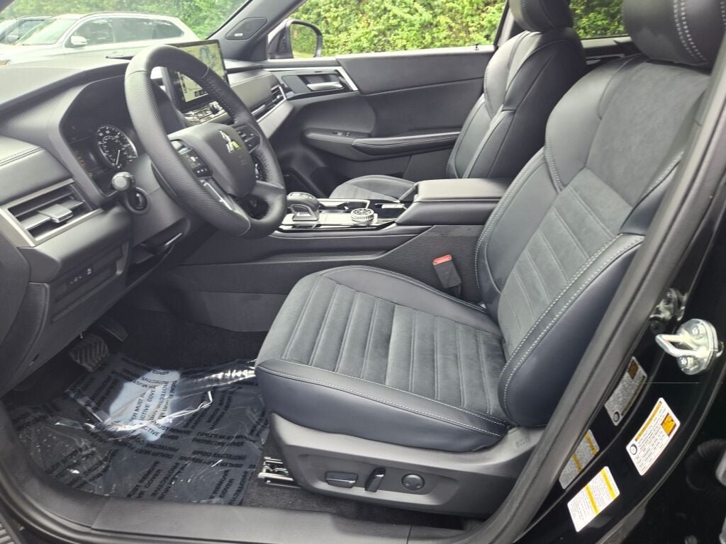 New 2026 Mitsubishi Outlander LE AWD/4WD image 15