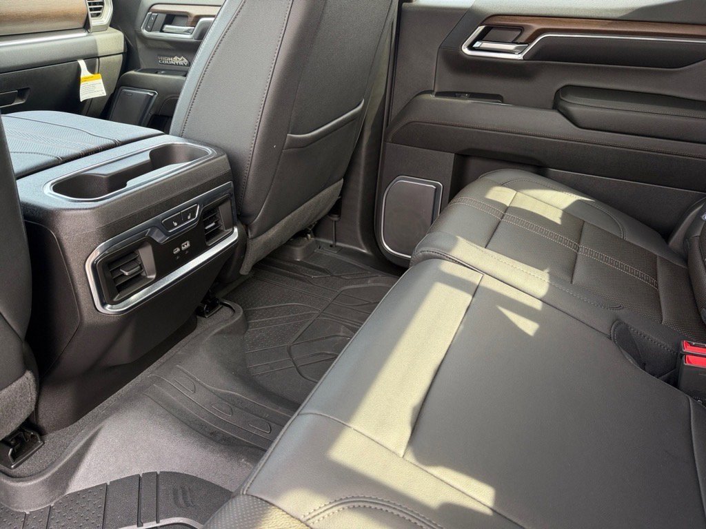Used 2024 Chevrolet Silverado 1500 High Country image 15