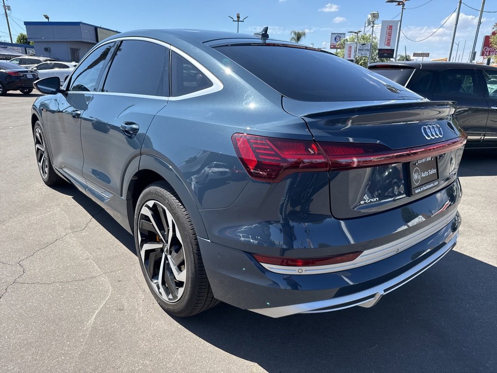 Used 2020 Audi e-tron Prestige w/ Prestige Package image 3