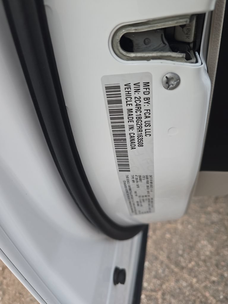 Used 2024 Chrysler Pacifica Touring-L FWD image 29
