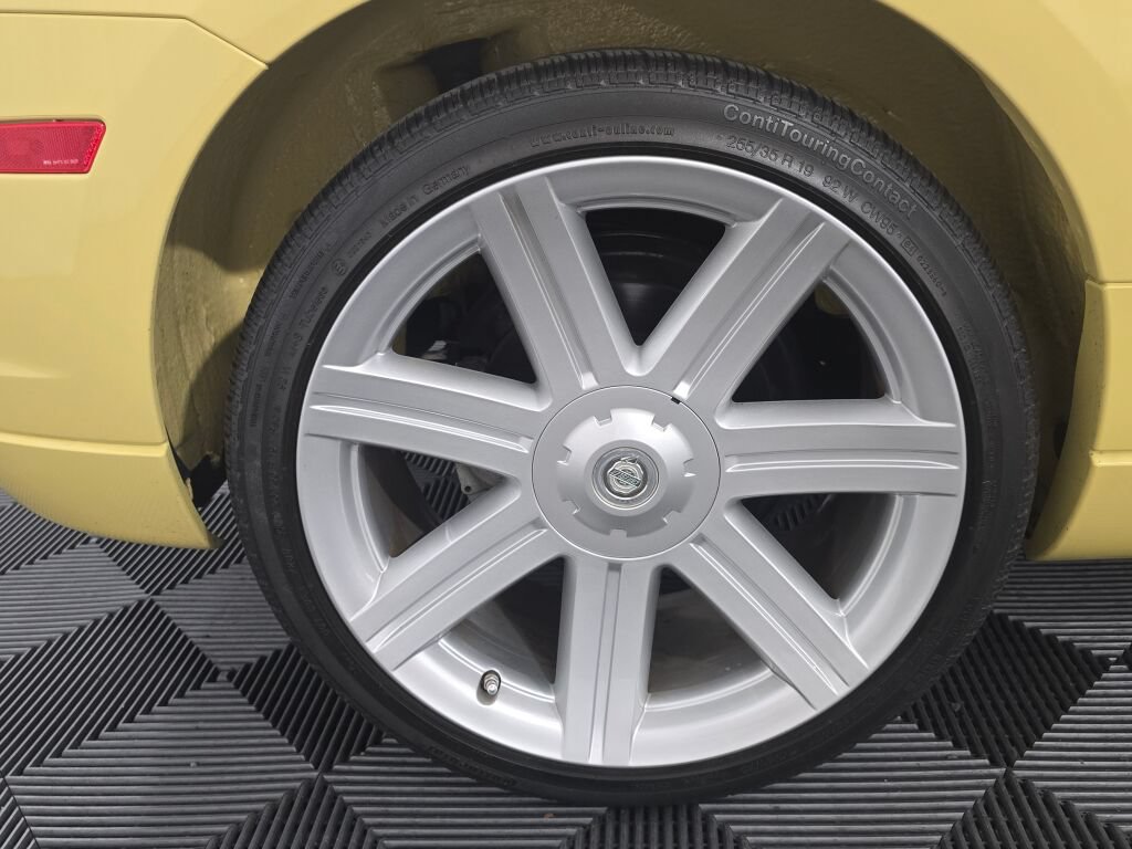 Used 2005 Chrysler Crossfire Limited RWD image 32