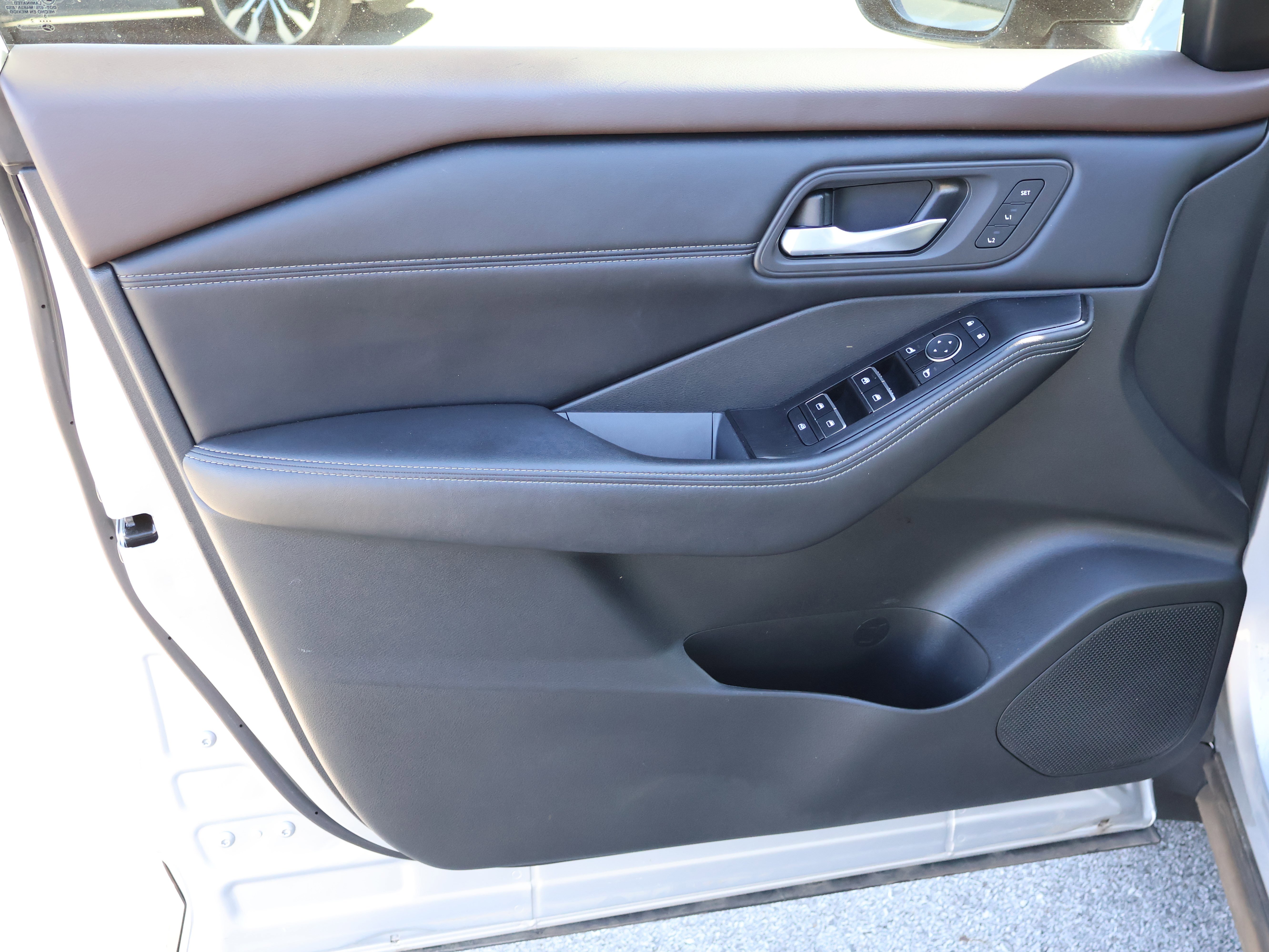 Used 2022 Nissan Rogue SL image 23