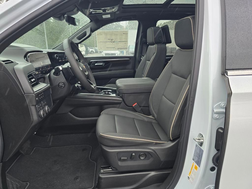 New 2026 Chevrolet Suburban Premier image 9