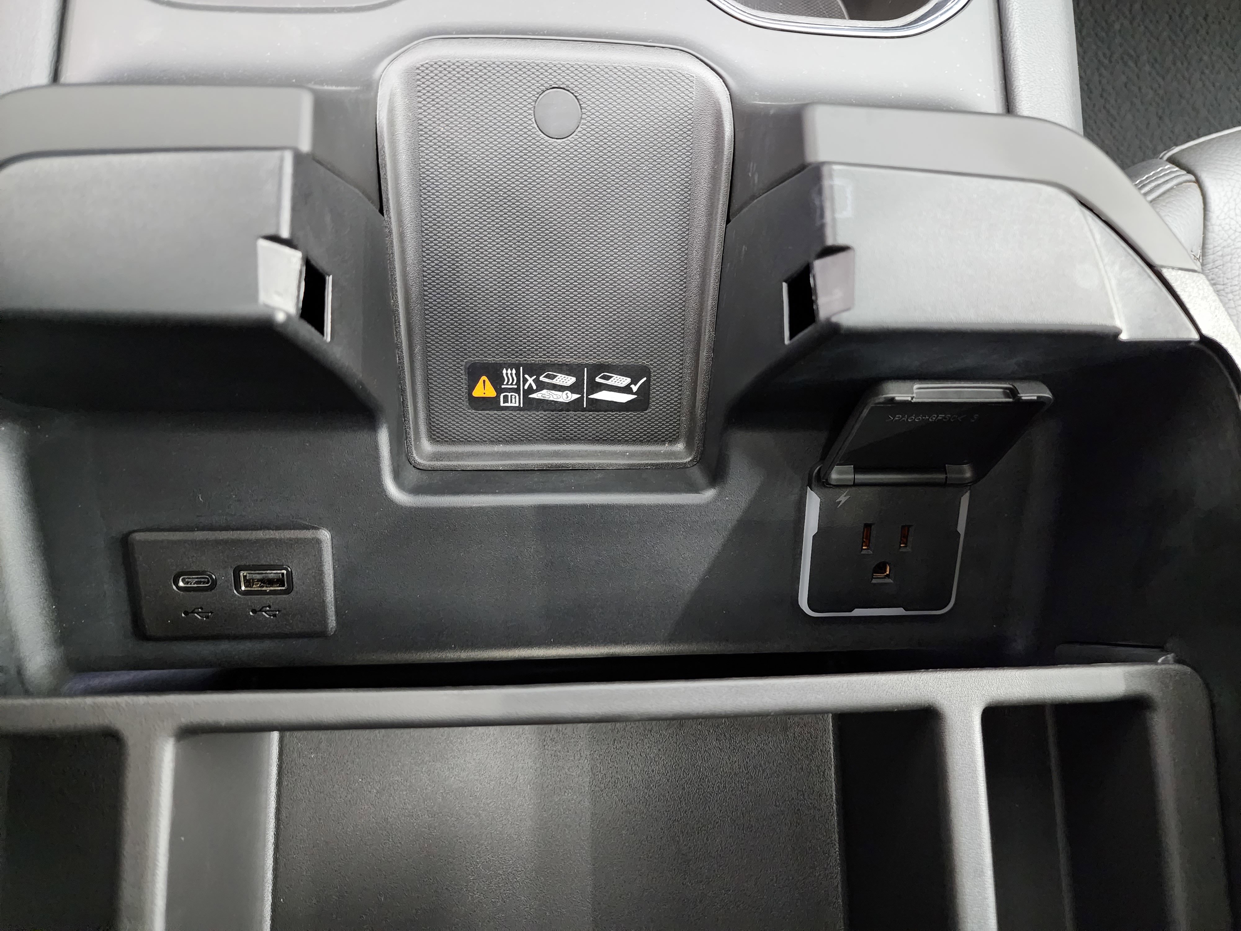 Used 2024 GMC Sierra 2500 Denali w/ Denali Reserve Package image 53