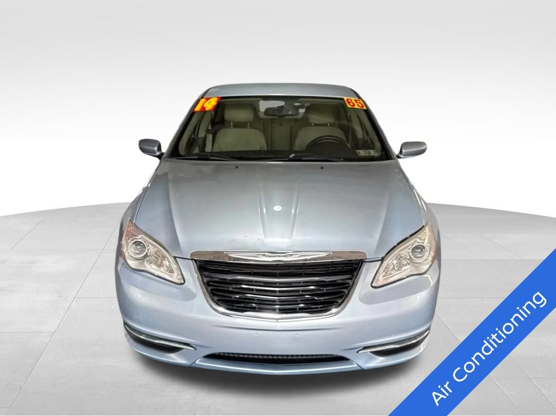 Used 2014 Chrysler 200 Touring FWD video 2