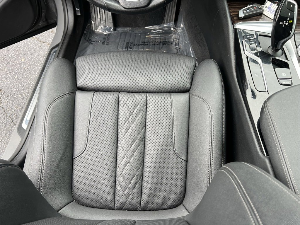 Used 2022 BMW 540i xDrive w/ Premium Package image 36