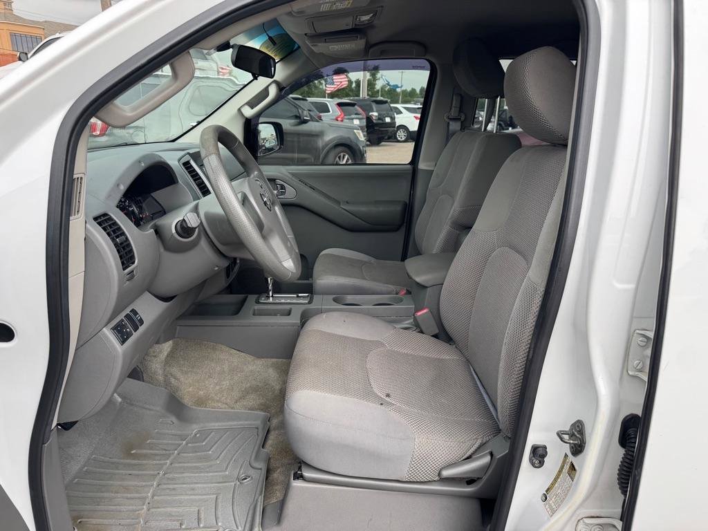 Used 2012 Nissan Frontier SV RWD image 9