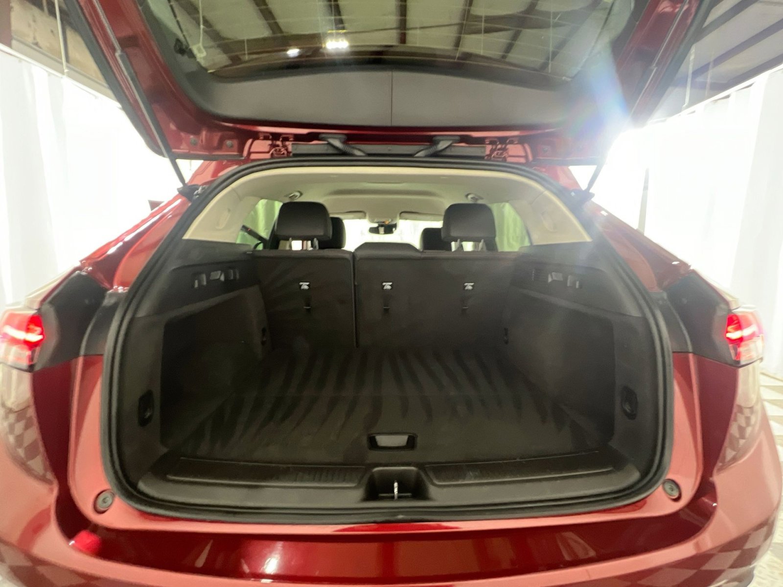 Used 2023 Buick Envision Preferred image 29