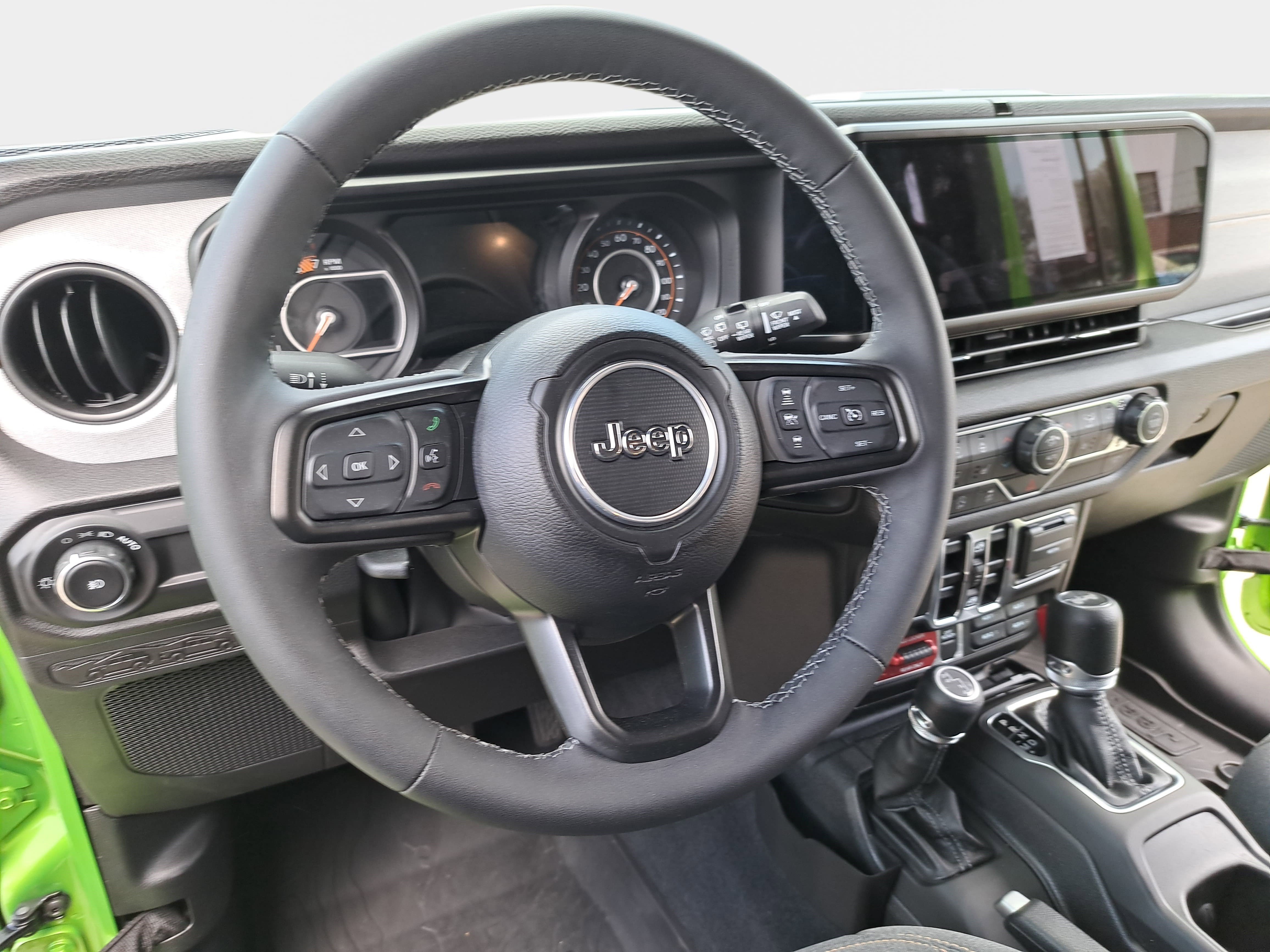 Used 2025 Jeep Wrangler Willys image 15