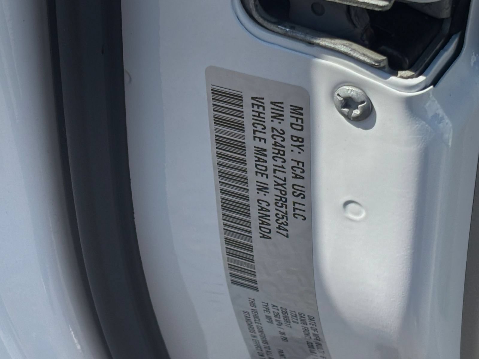 Used 2023 Chrysler Pacifica Touring-L FWD image 31