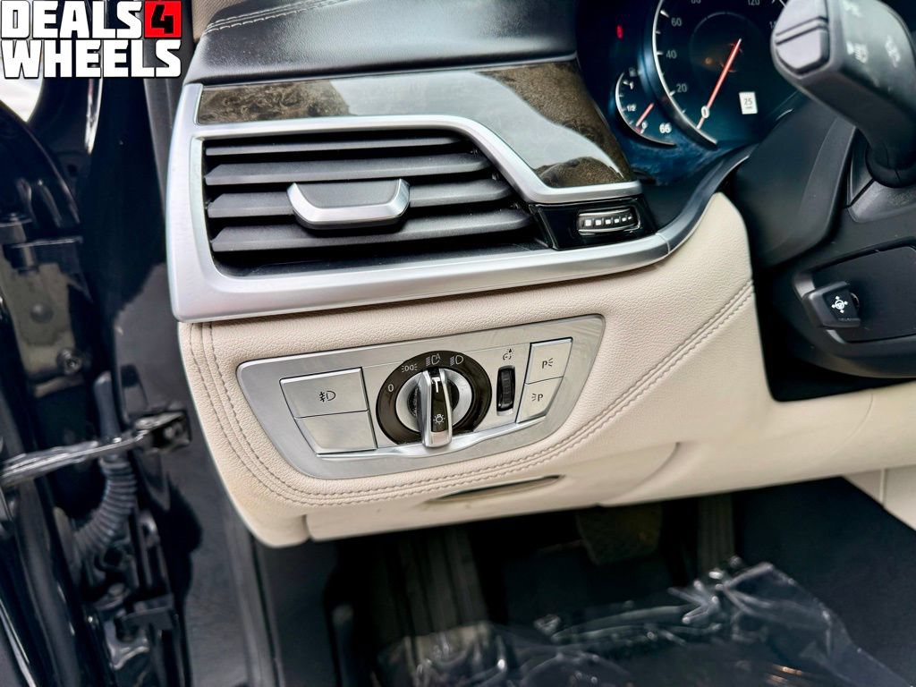 Used 2018 BMW 740i RWD image 16