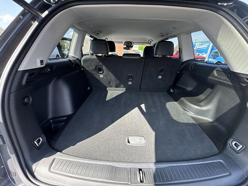 Used 2024 Jeep Grand Cherokee Limited image 25