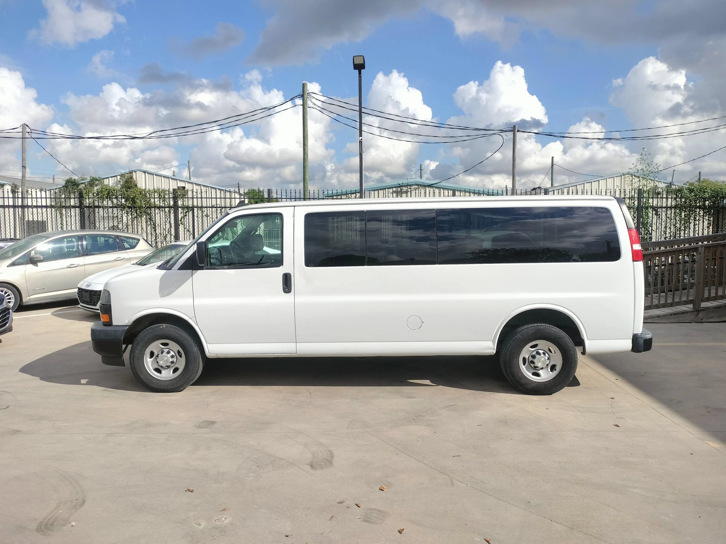 Used 2019 Chevrolet Express 2500 LS w/ Driver Convenience Package RWD image 3