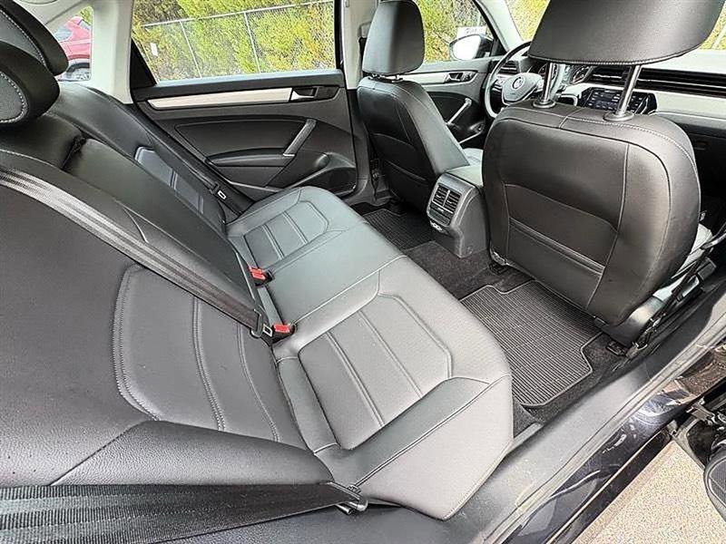 Used 2021 Volkswagen Passat 2.0T SE image 46