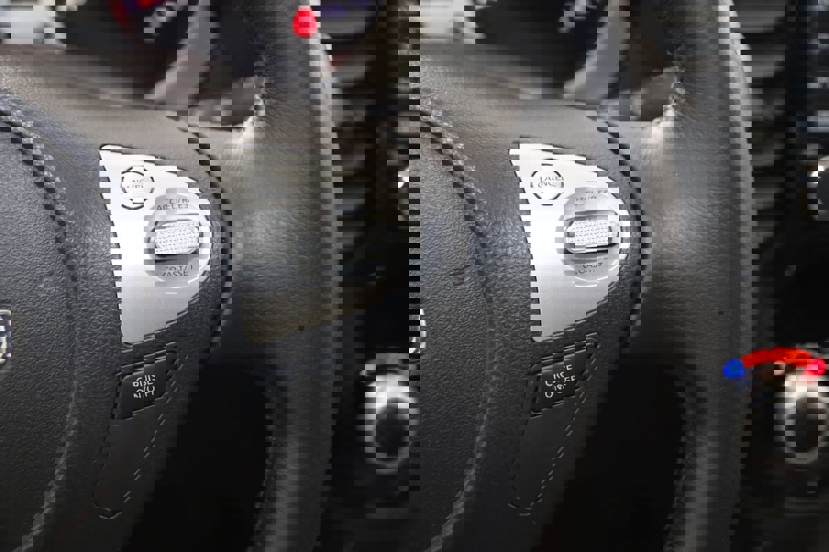 Used 2016 Nissan Juke SL image 31