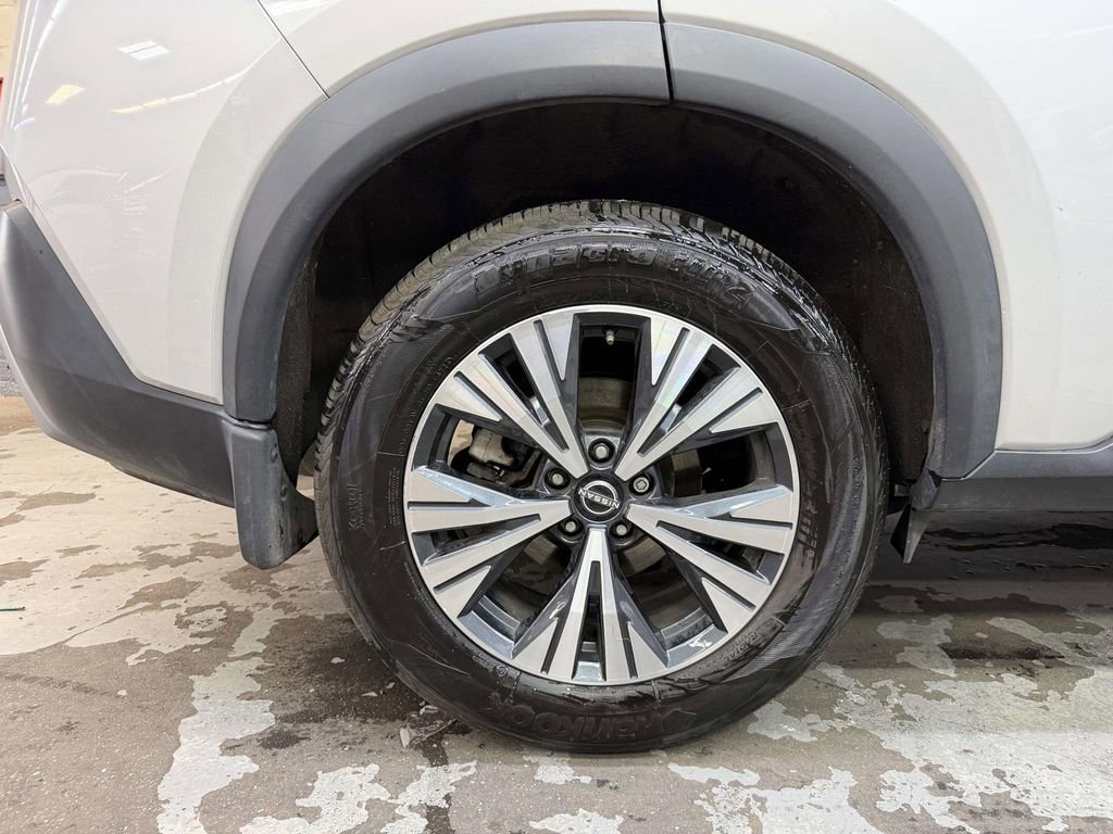 Used 2022 Nissan Rogue SV AWD/4WD image 27