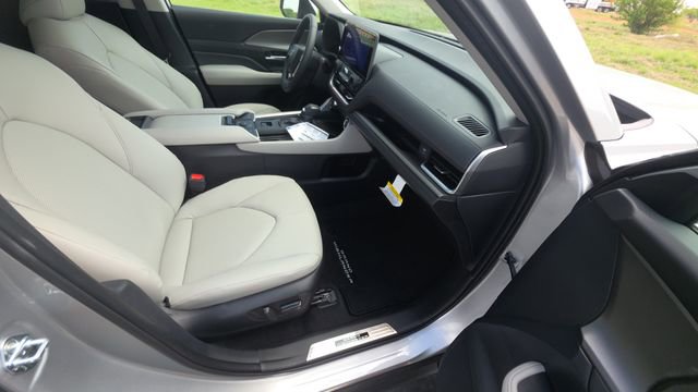 New 2026 Toyota Grand Highlander XLE AWD/4WD image 29
