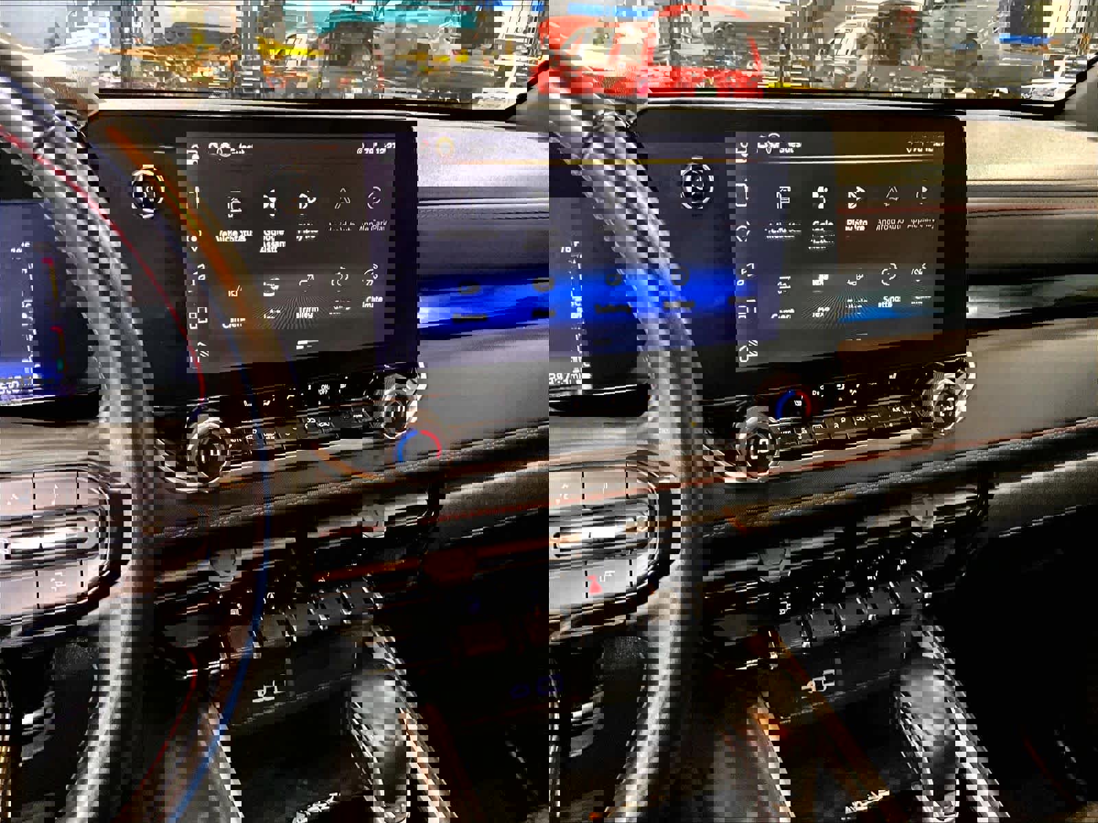 Used 2023 Chevrolet Colorado Z71 w/ Z71 Convenience Package 2 AWD/4WD image 18