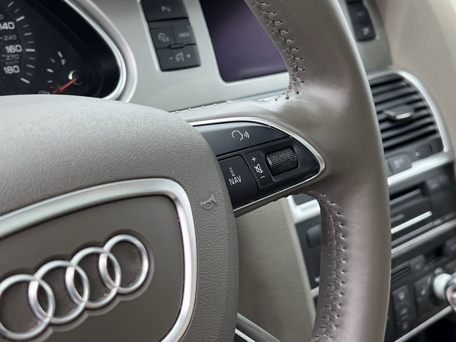 Used 2015 Audi Q7 3.0T Premium Plus w/ Premium Plus Package AWD/4WD image 34