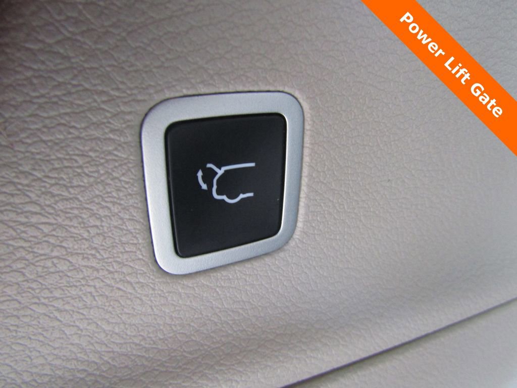 Used 2023 Chrysler Pacifica Limited AWD/4WD image 21