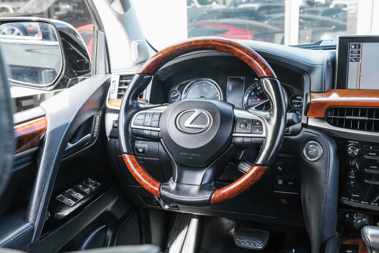 Used 2017 Lexus LX 570 4WD w/ Luxury Package image 21