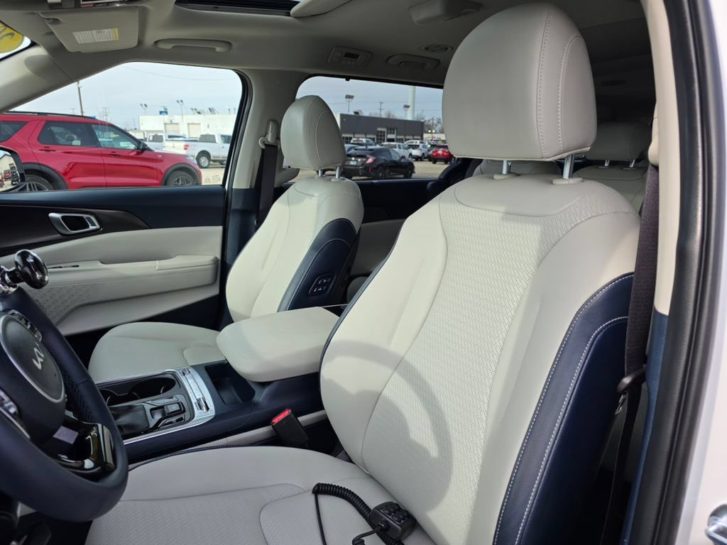 Used 2025 Kia Carnival SX Prestige FWD image 22