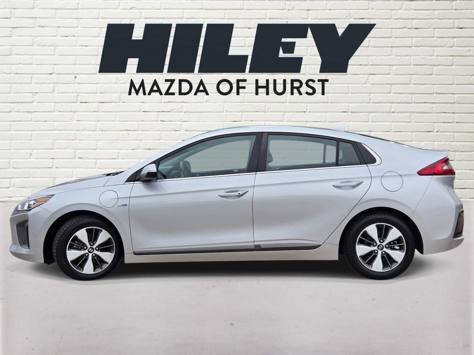 Used 2019 Hyundai Ioniq Limited FWD image 3