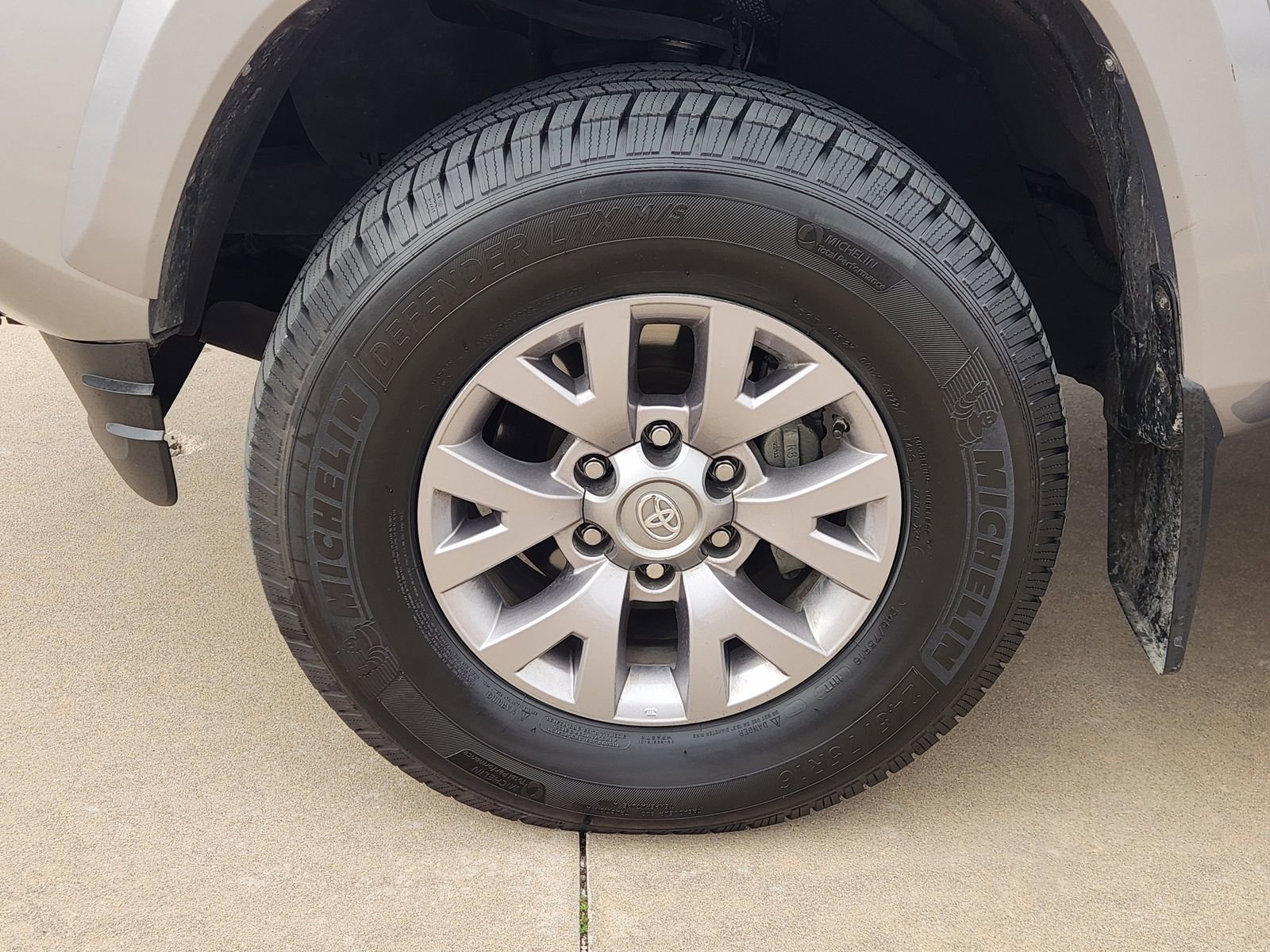 Used 2018 Toyota Tacoma SR5 image 14