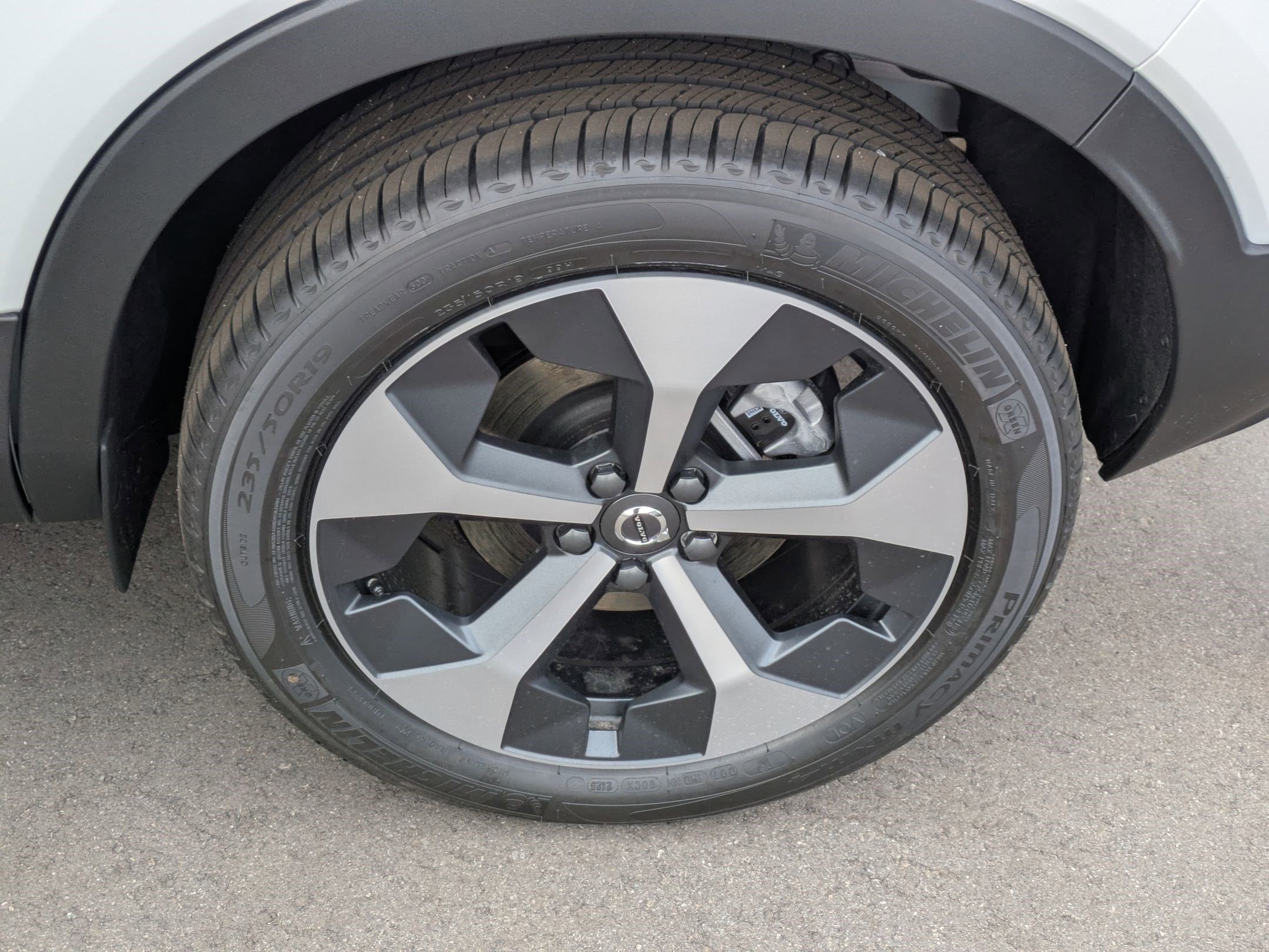 New 2026 Volvo XC40 B5 Plus w/ Protection Package Premier image 17