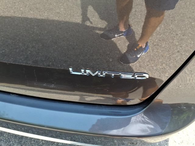 Used 2019 Chrysler Pacifica Limited FWD image 12