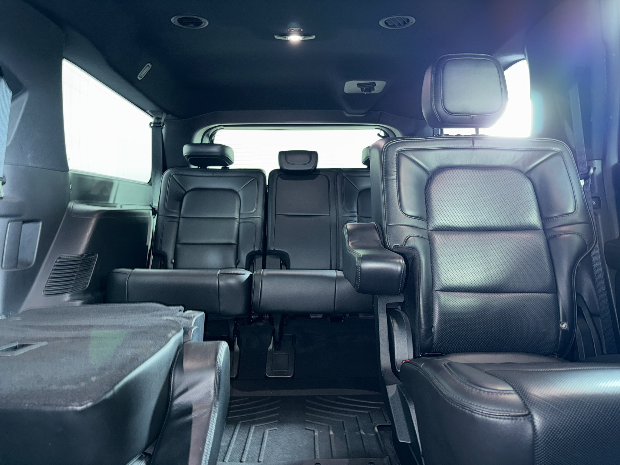 Used 2018 Lincoln Navigator L Select AWD/4WD image 7