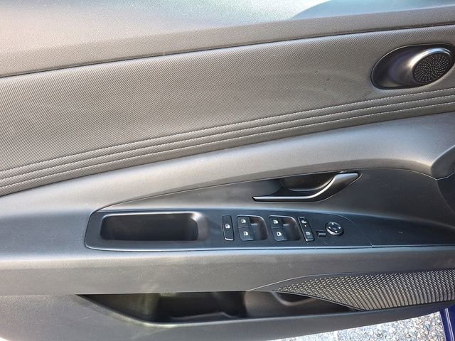 Used 2025 Hyundai Elantra Sport image 12