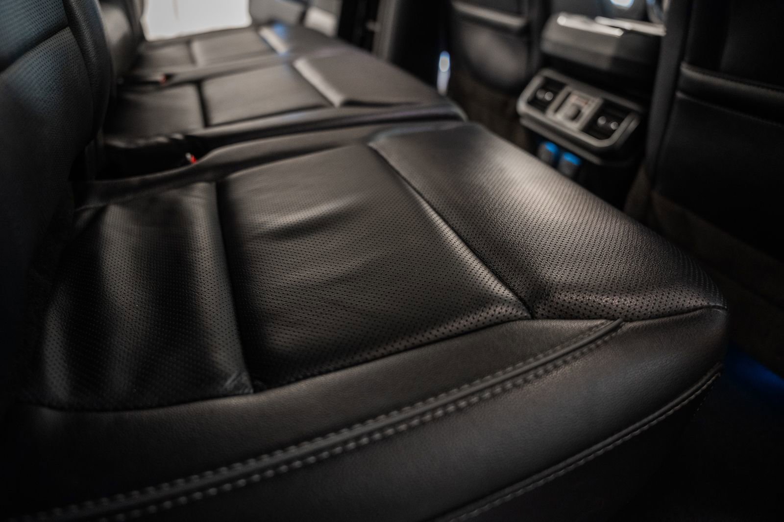 Certified 2023 Ford F150 Lariat w/ Equipment Group 502A High image 33