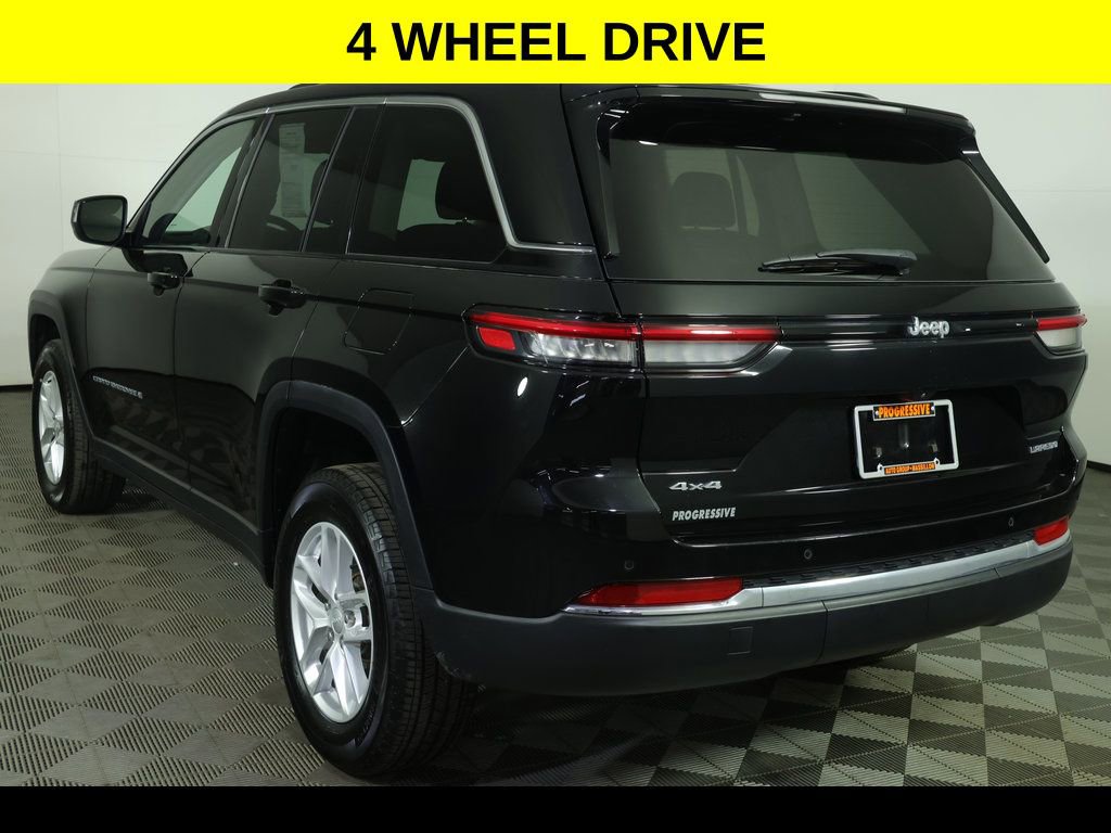 Used 2023 Jeep Grand Cherokee Laredo X image 4