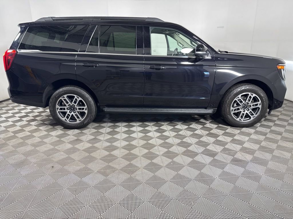 Used 2025 Ford Expedition Active AWD/4WD image 11