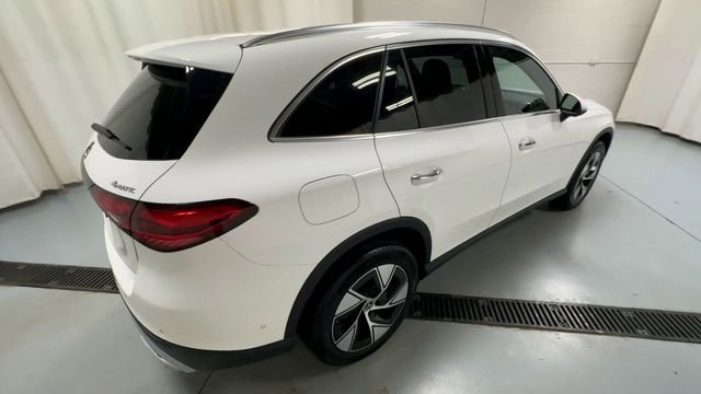 Used 2024 Mercedes-Benz GLC 300 4MATIC image 8