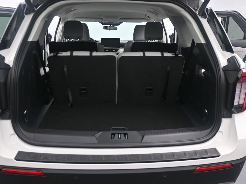 New 2026 Ford Explorer Active w/ Active Comfort Package image 3