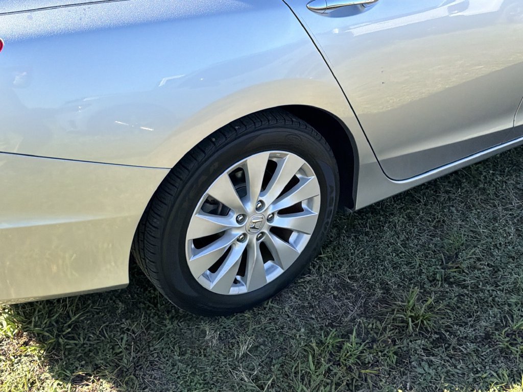 Used 2015 Honda Accord EX image 10
