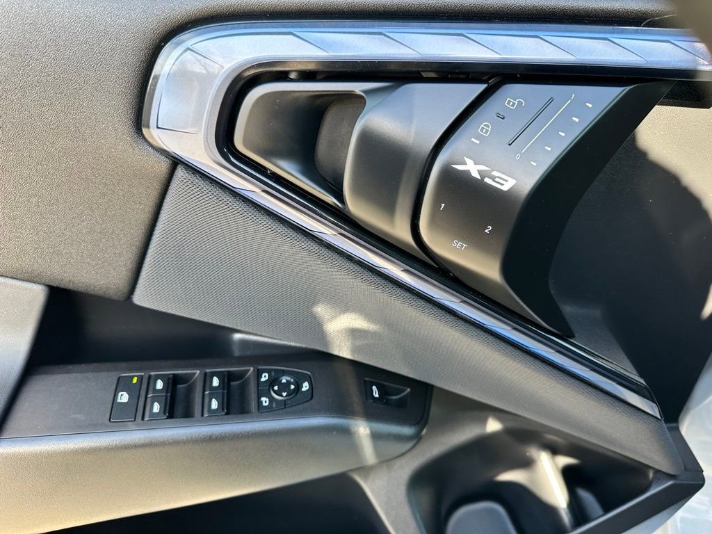 Used 2025 BMW X3 xDrive30i image 15
