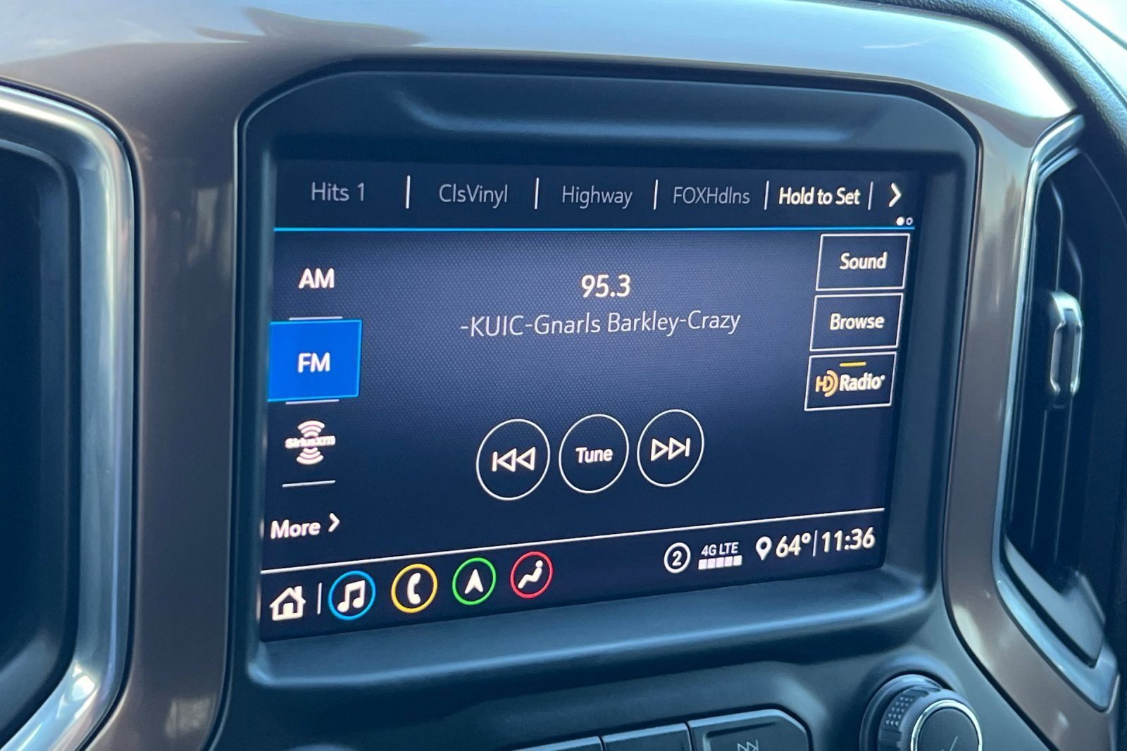 Used 2020 Chevrolet Silverado 1500 High Country w/ Technology Package image 18