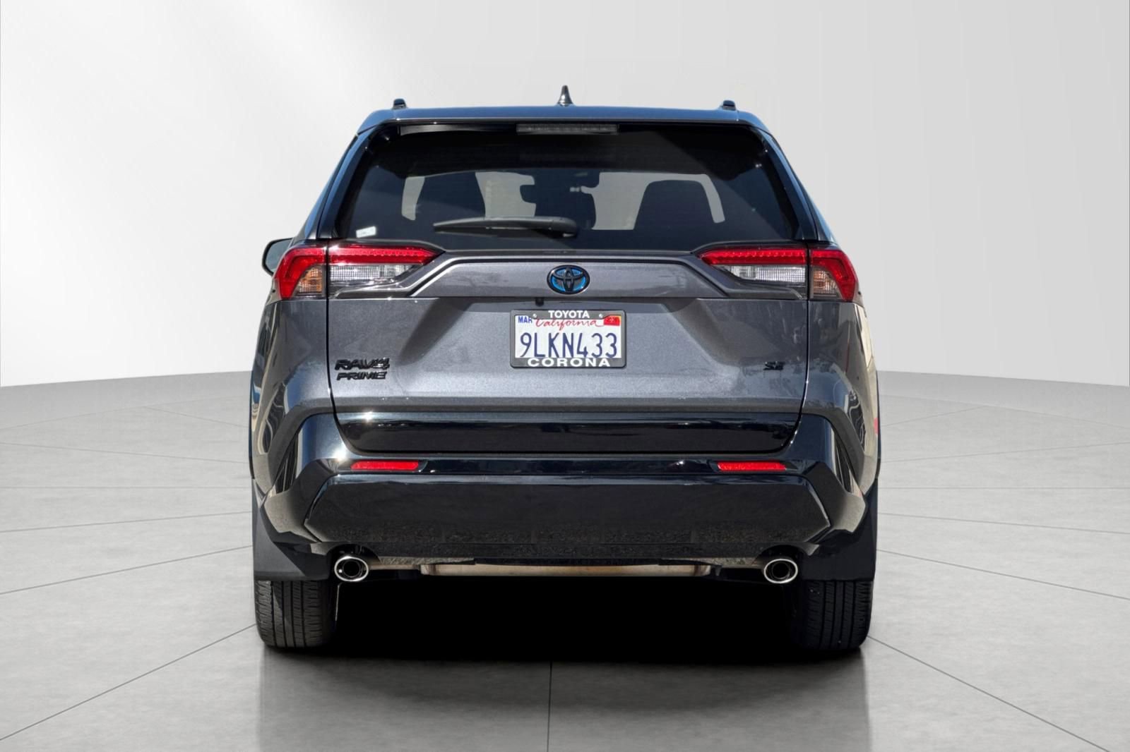 Used 2024 Toyota RAV4 SE w/ Weather & Moonroof Package image 5