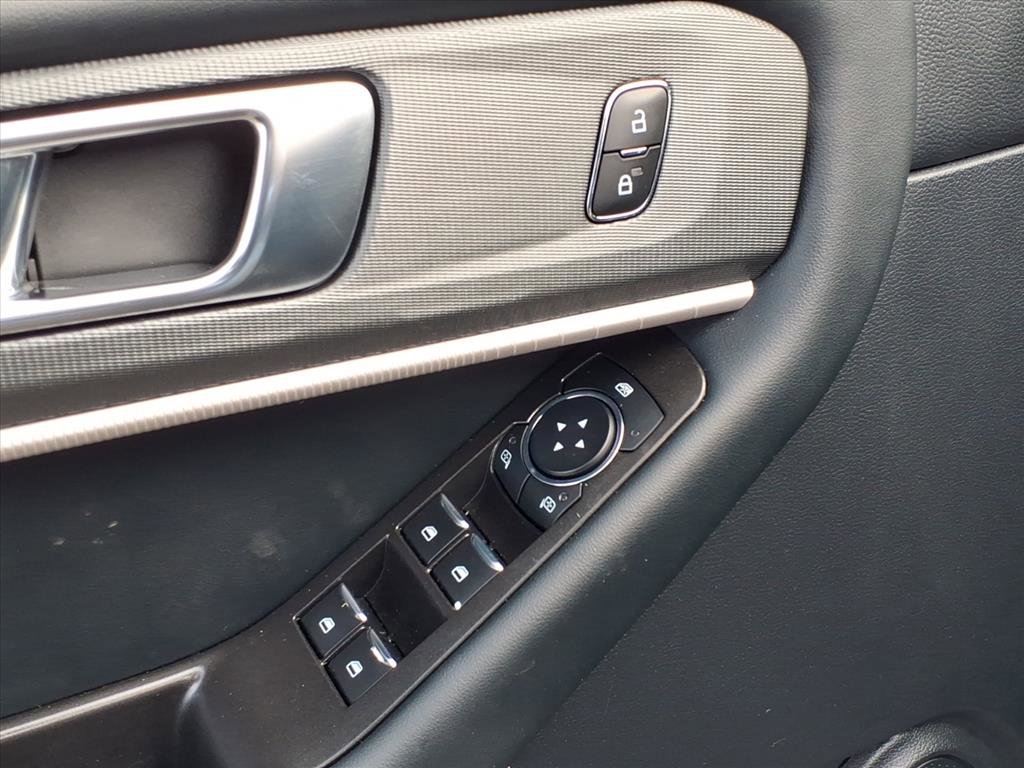 Used 2025 Ford Explorer ST-Line w/ ST-Line Street Pack image 13