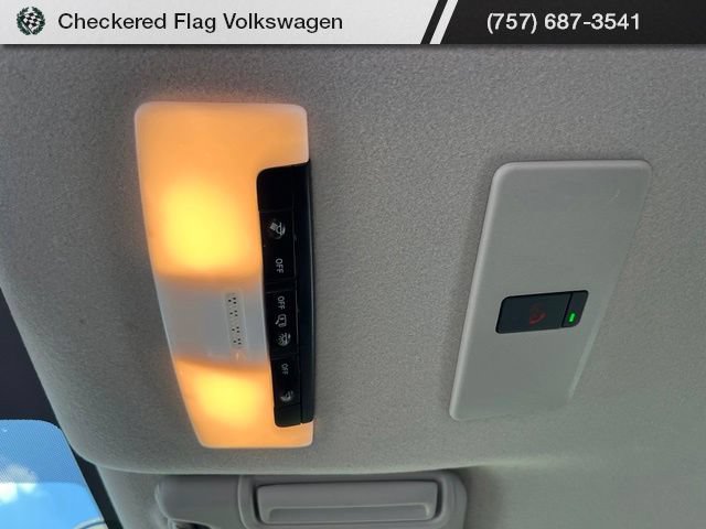 Used 2024 Nissan Versa SR FWD image 18