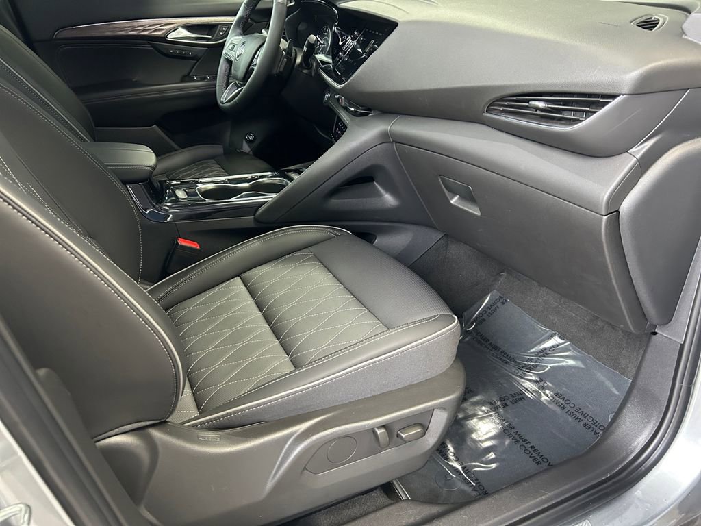 Used 2023 Buick Envision Avenir image 26