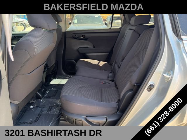 Used 2021 Toyota Highlander LE FWD image 18
