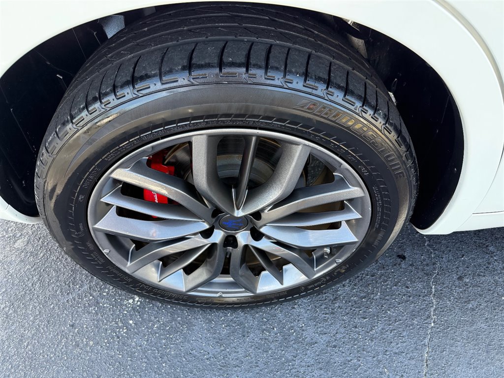 Used 2019 Maserati Levante GranLusso image 8