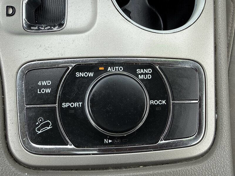 Used 2012 Jeep Grand Cherokee Laredo image 27